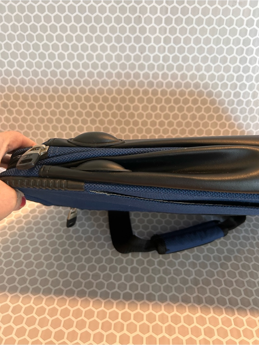 American Tourister Navy Blue Travel Carry-On Vintage Tote - Picture 3 of 7